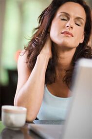 dhimbje në qafë për shkak të osteokondrozës