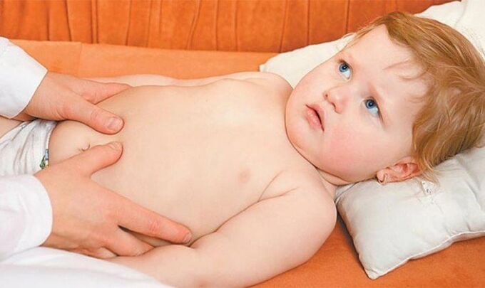 Fëmija është i shqetësuar për dhimbjet në nyjen e ijeve të shkaktuara nga epifizoliza